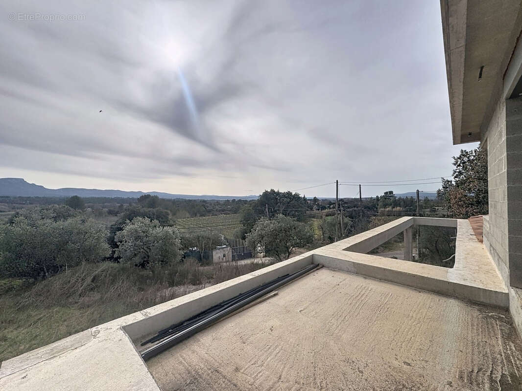 Maison à POURRIERES