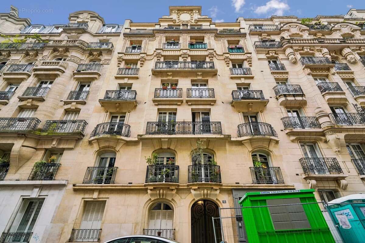 Appartement à PARIS-18E