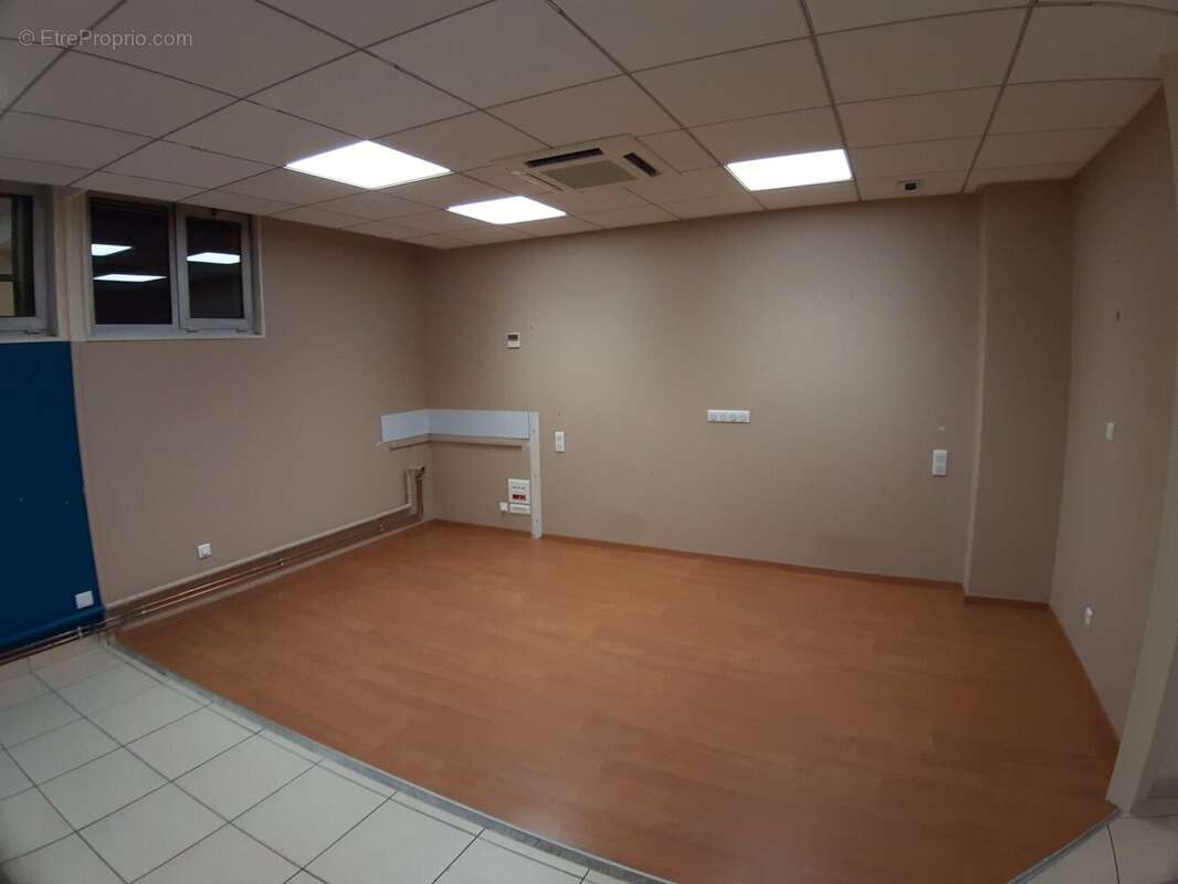 Commerce 228 m² à Saint-Die-Des-Vosges  - photo 5