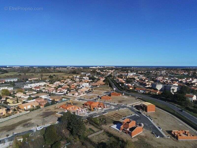 Terrain à SAINT-CYPRIEN
