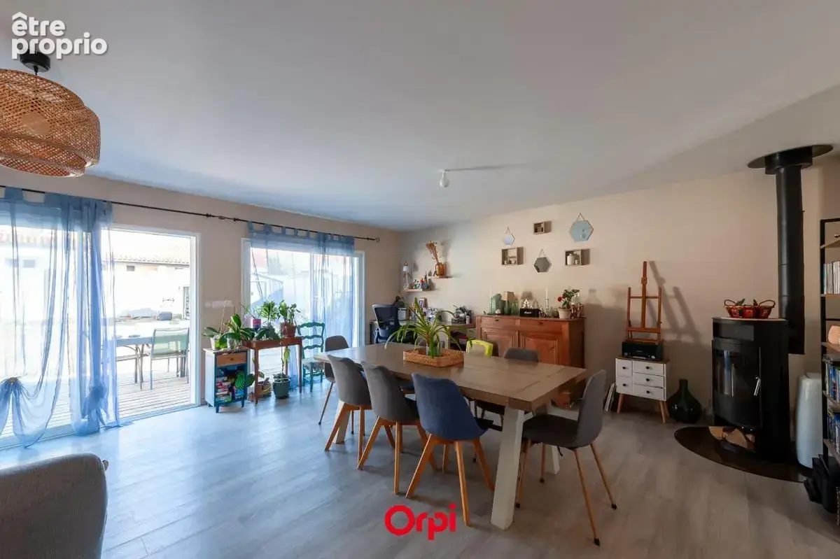 Maison À Vendre, 3 chambres plain-pied piscine - photo 2