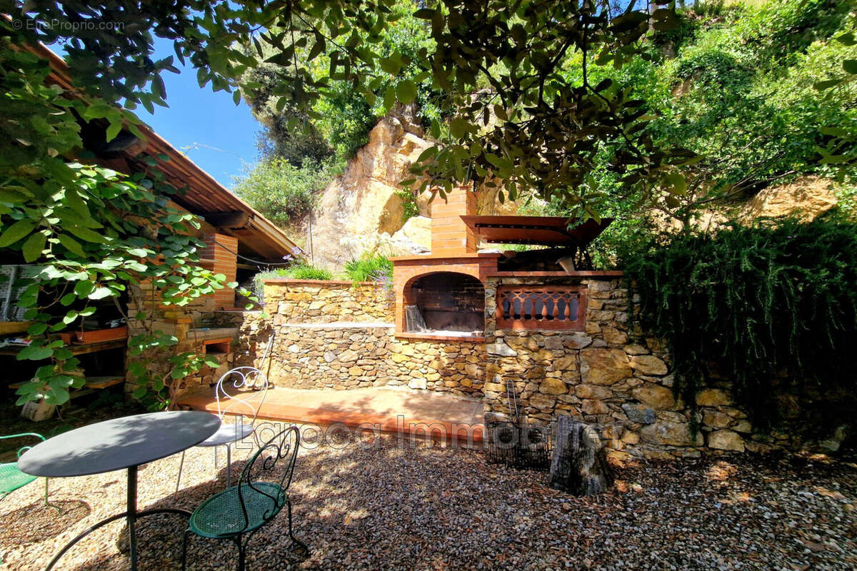 Maison 295 m² à Montbolo  - photo 8