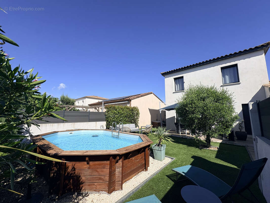 Maison à LA CALMETTE