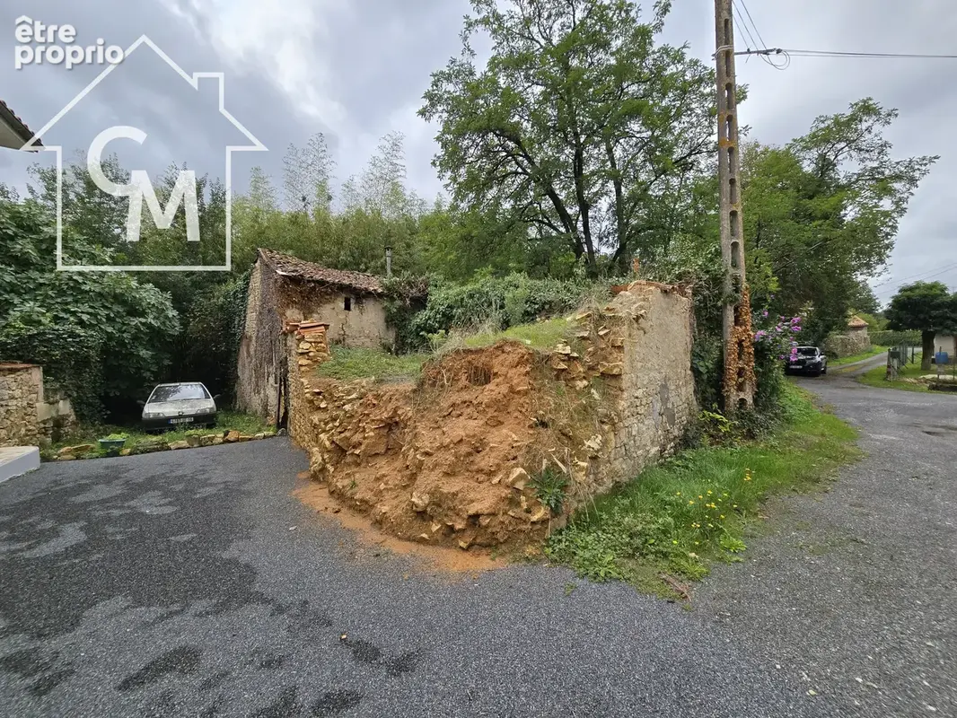 Maison à réhabiliter entièrement + parcelles de terrain - photo 12