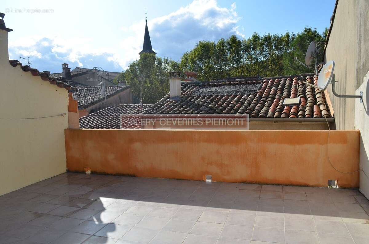 Superbe Loft de 89m² avec garage à St Hippolyte du Fort - photo 2