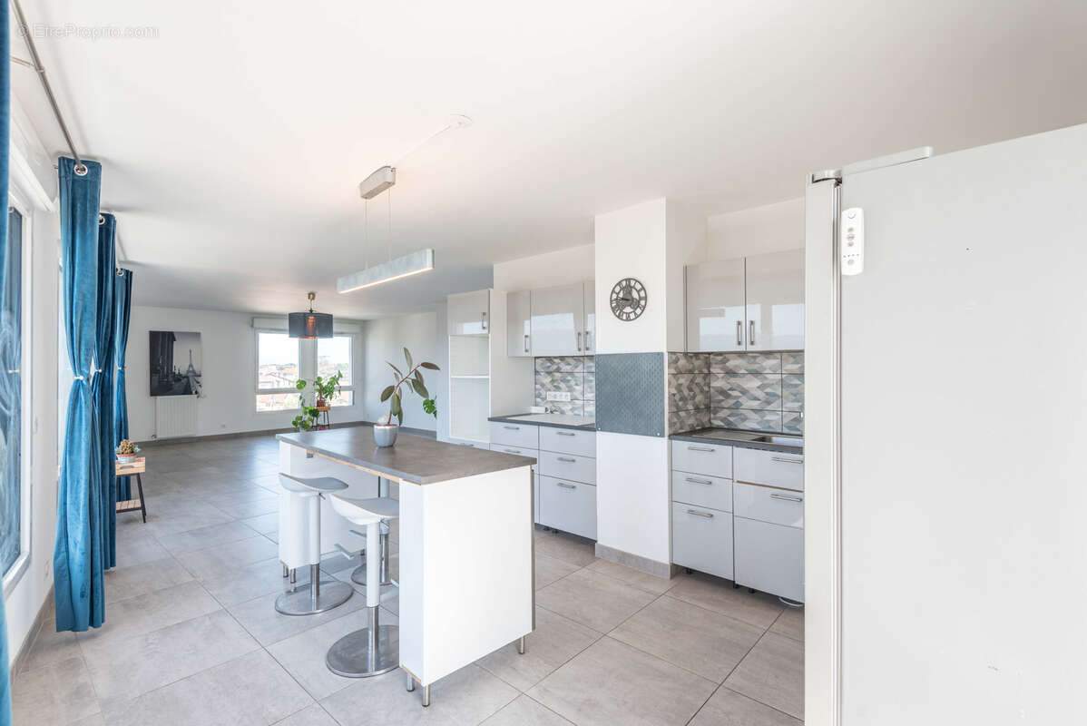 Appartement à AMBILLY