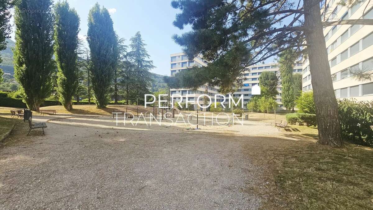 Appartement de 4 pièces / Résidence Percevalière à Seyssinet-Pariset - photo 3