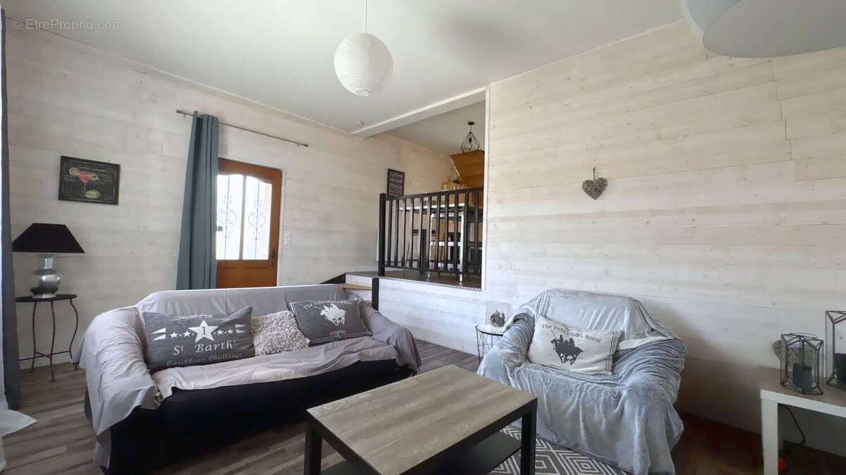 Appartement à VALLIERES