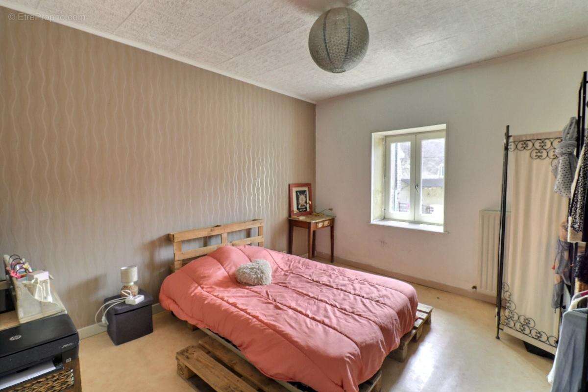 Maison à MORESTEL