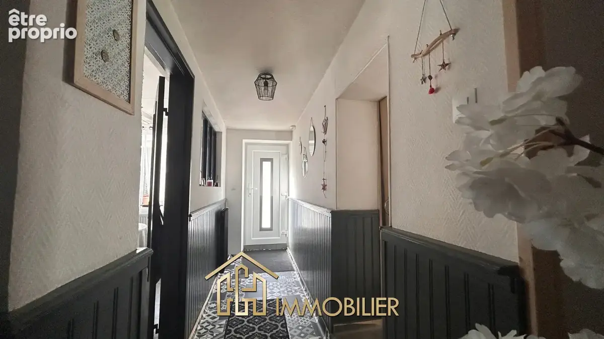 Maison familiale rénovée avec garage et extérieur en terrasses en vente interactive à prix libre* - photo 5