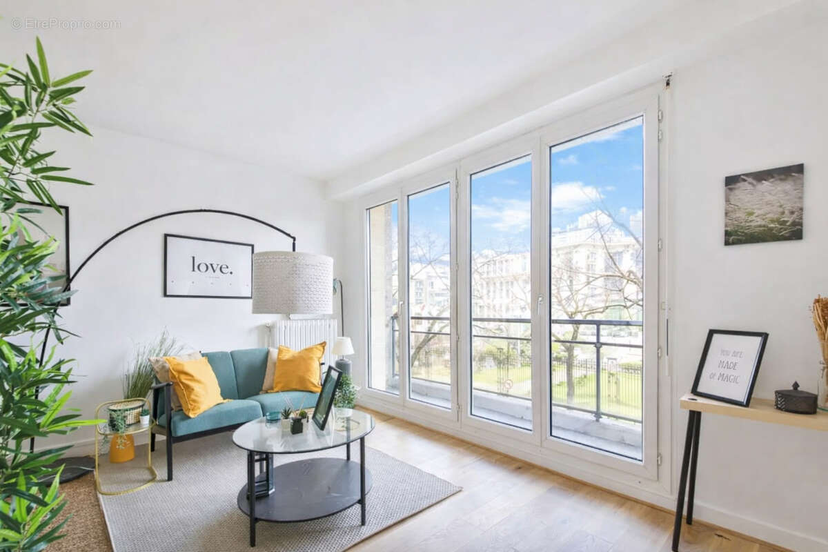 Appartement à PARIS-15E