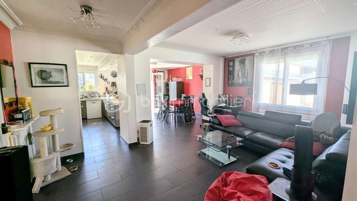 Maison et locaux d'activités - photo 4
