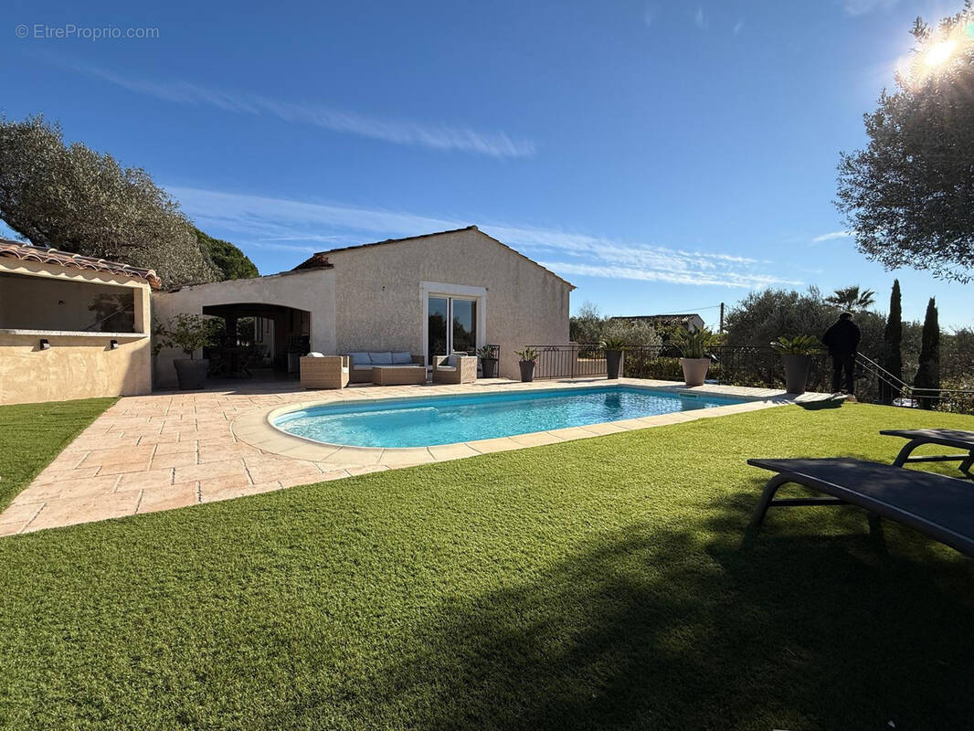 Maison à PUGET-SUR-ARGENS