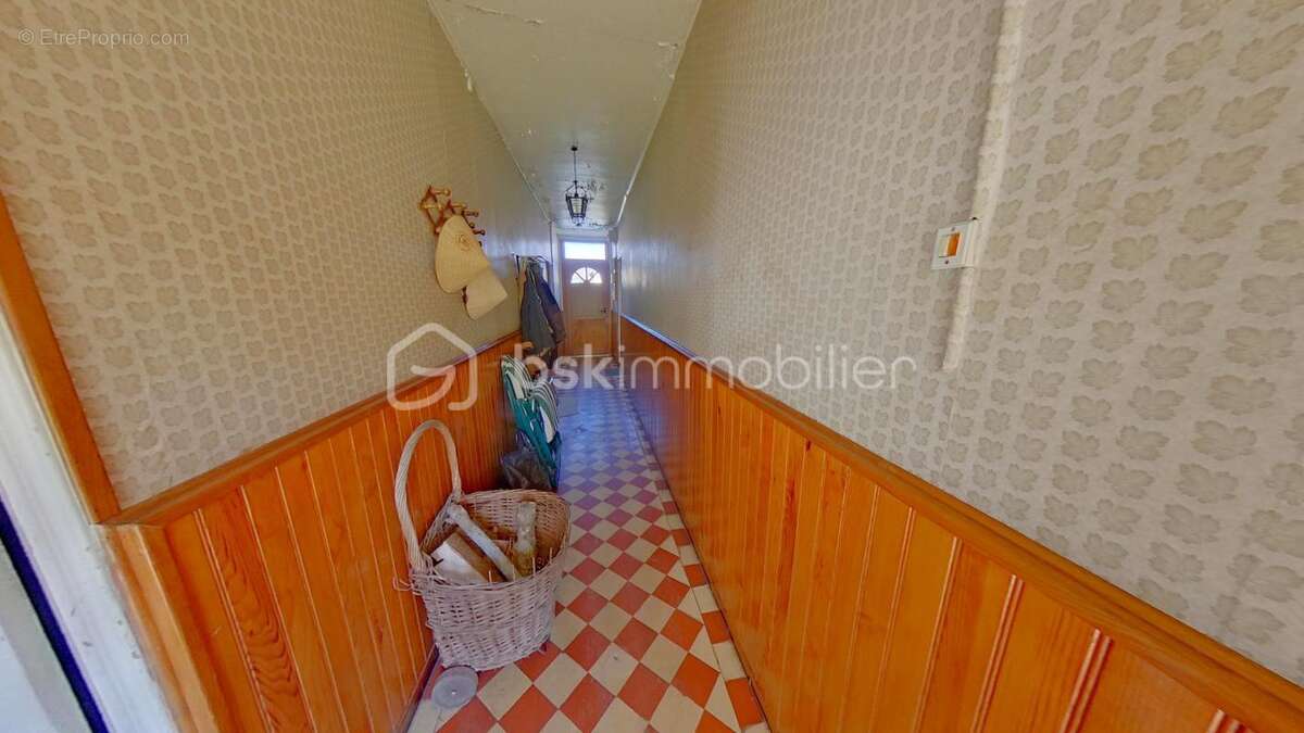 Maison à VILLENEUVE-L'ARCHEVEQUE