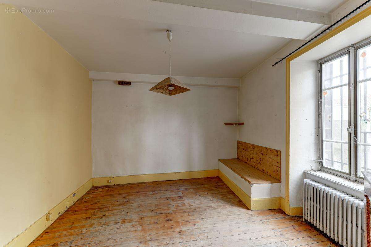 Maison à PONT-DU-CHATEAU