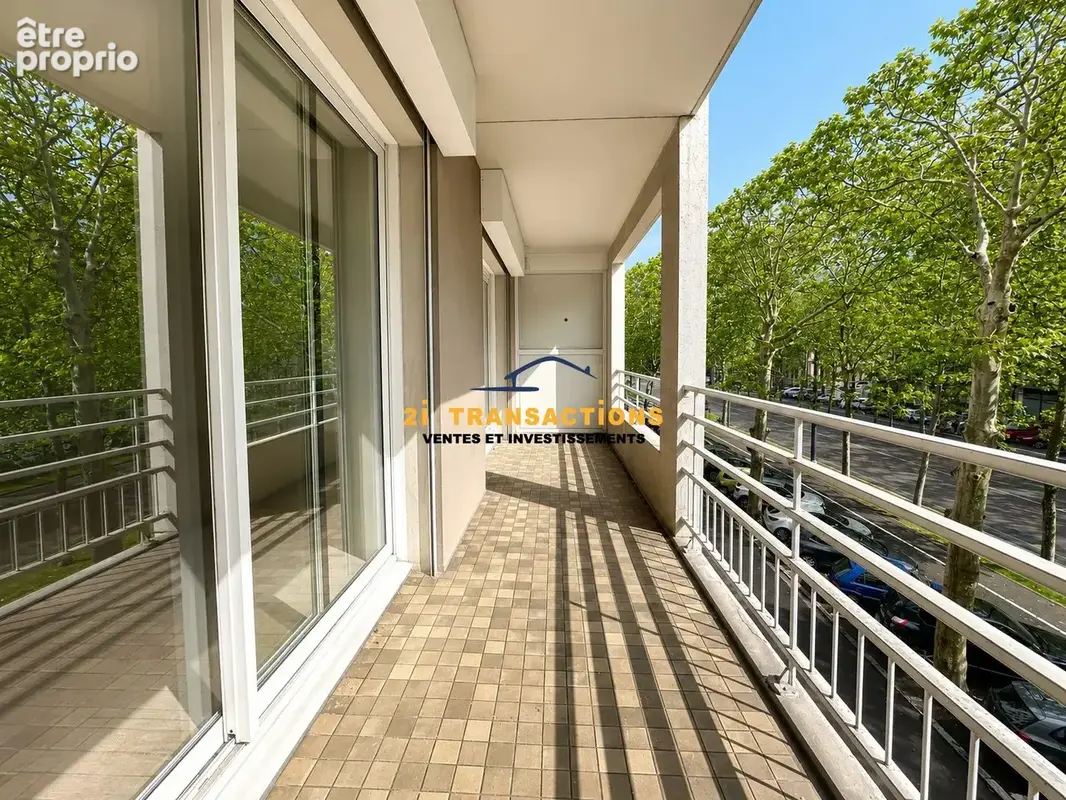 Appartement 108 m² à Saint-Etienne  - photo 2