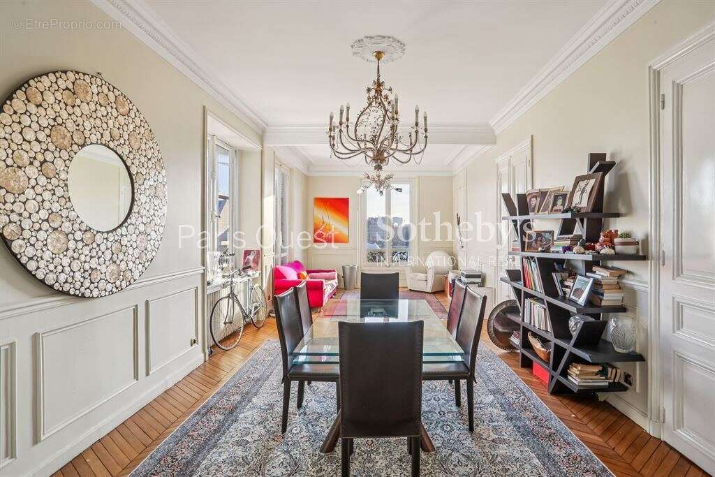 Appartement à NEUILLY-SUR-SEINE