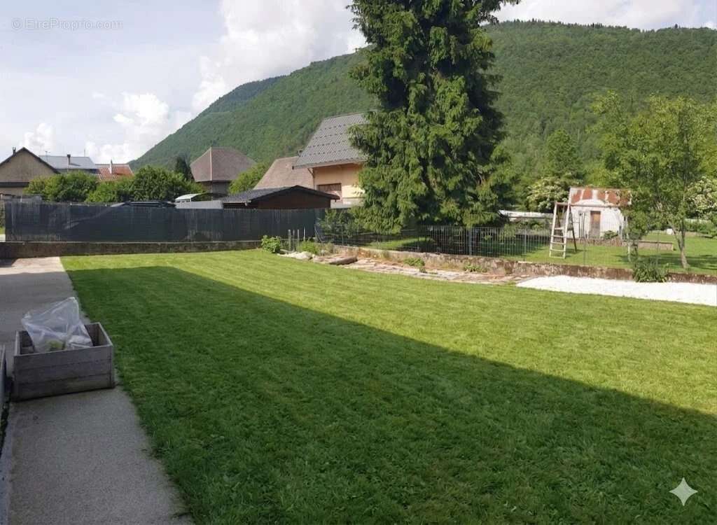 Maison à ECOLE
