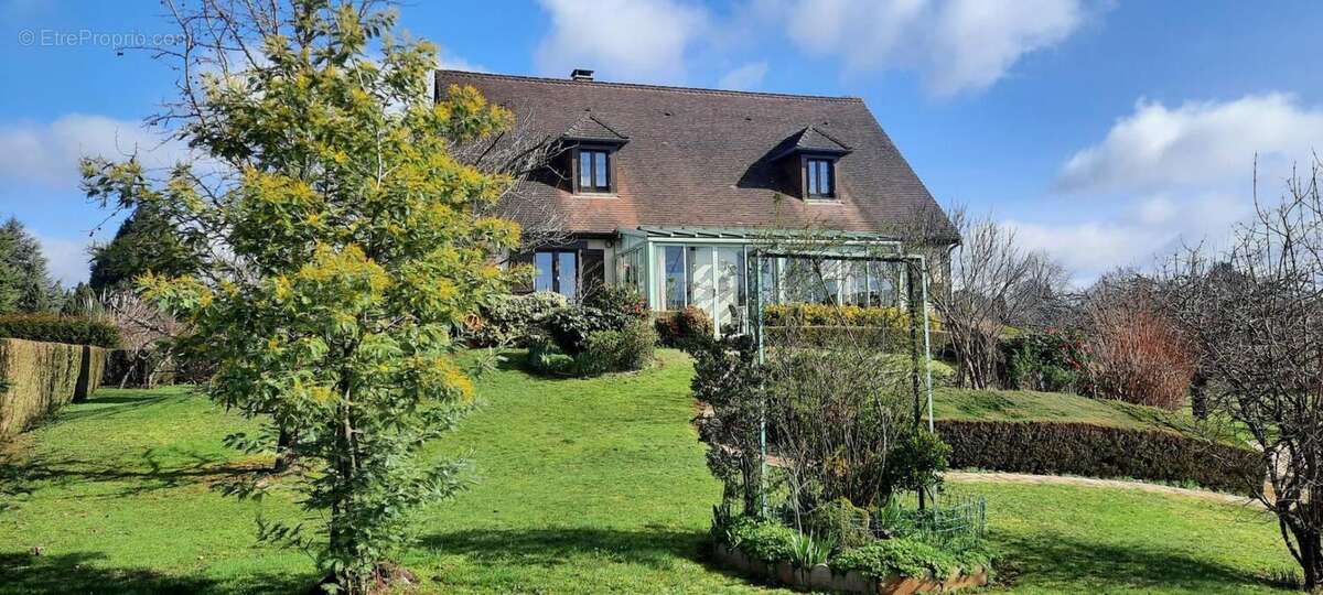 Maison à THIVIERS