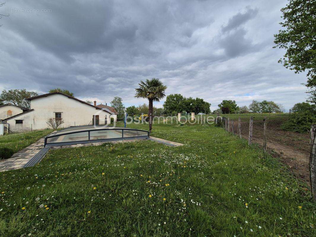 Ancienne ferme avec terrain - photo 4