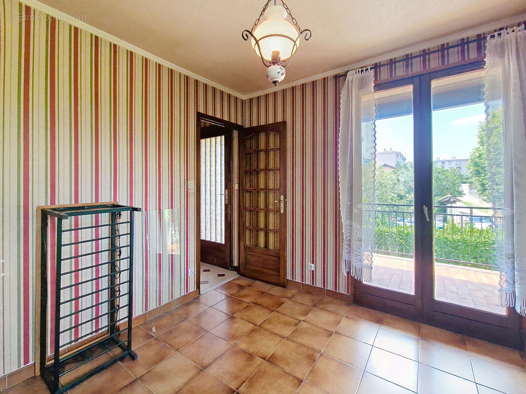 Maison à SAINT-MARTIN-D'HERES