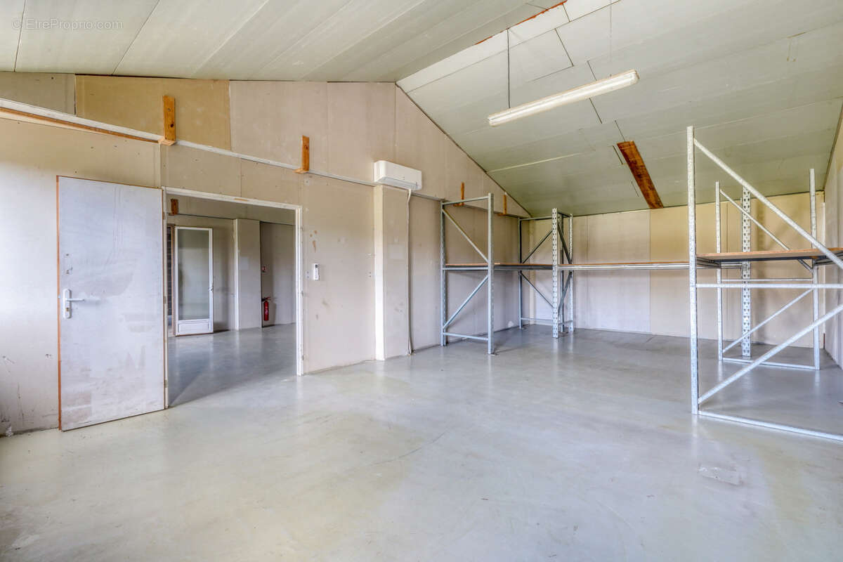 Commerce à MARANSIN