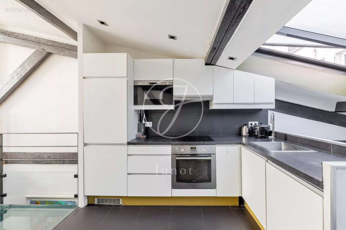 Appartement à PARIS-17E