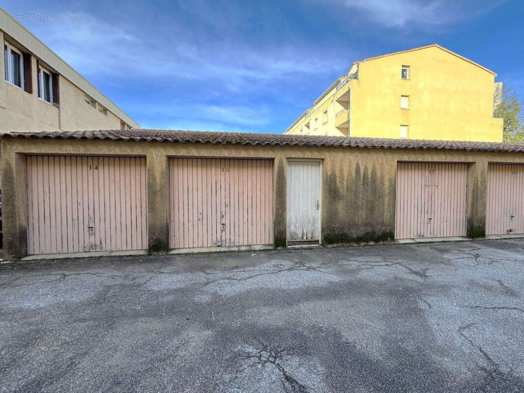 Appartement à BAGNOLS-SUR-CEZE