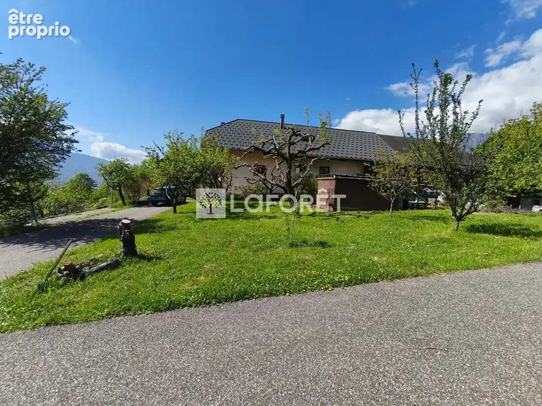 Maison d'Exception à Vendre à Mercury  73200- Charme et Tranquillité Assurés - photo 5