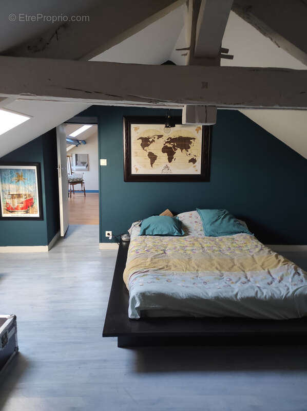 Maison à AMBRIERES-LES-VALLEES