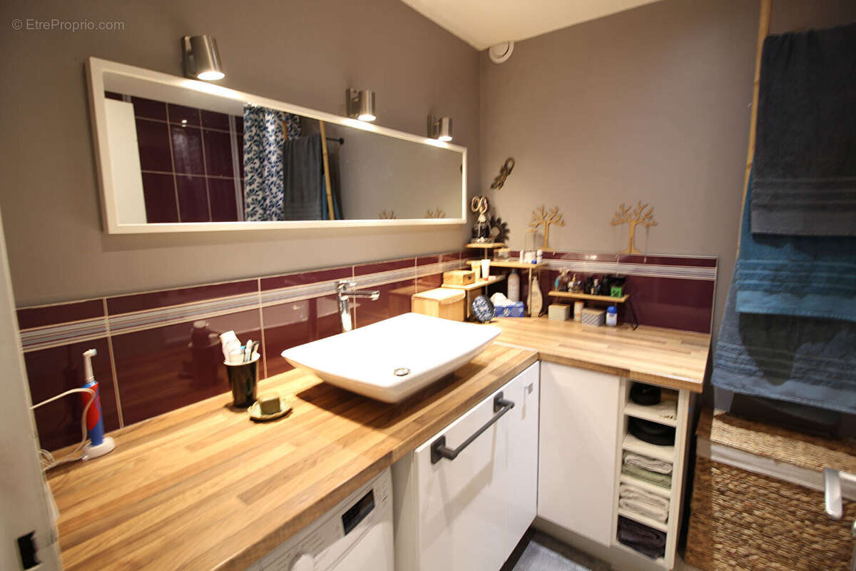 Appartement à SARTROUVILLE