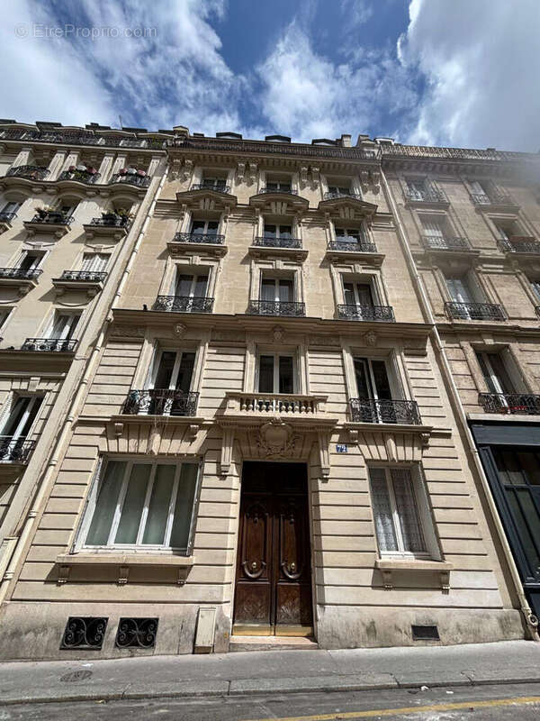 Appartement à PARIS-17E