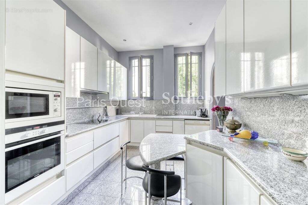 Maison à NEUILLY-SUR-SEINE