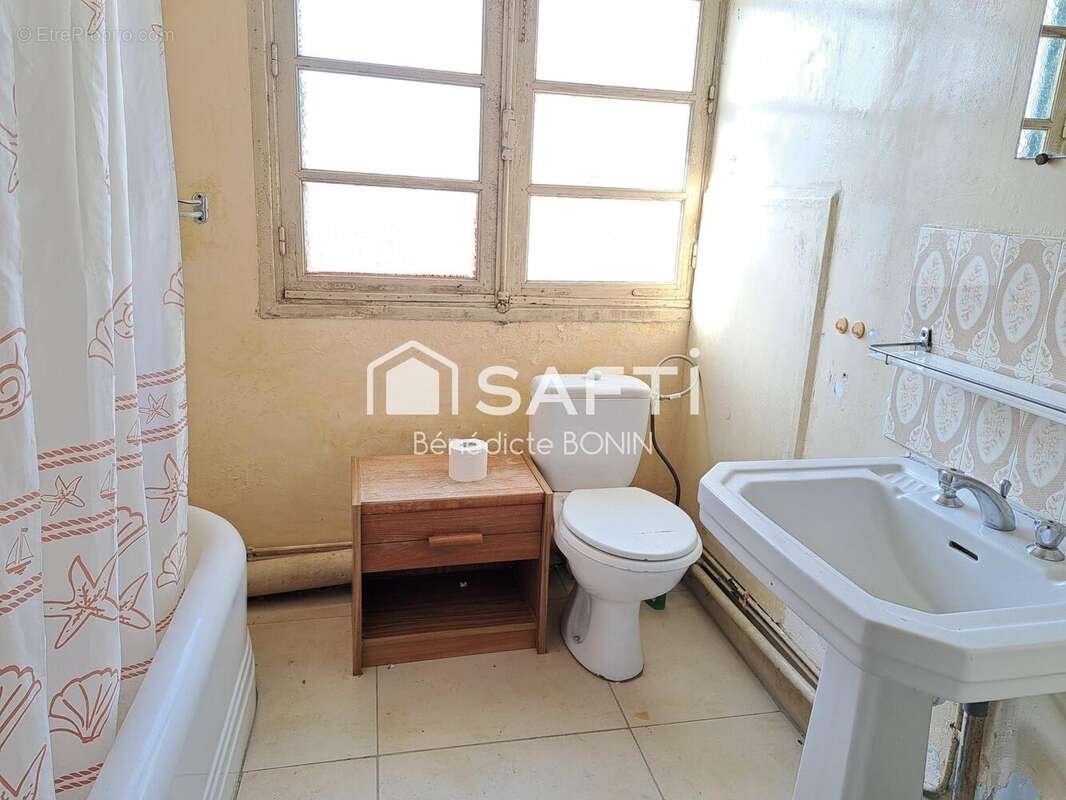 Photo 5 - Maison à CHAILLEVETTE