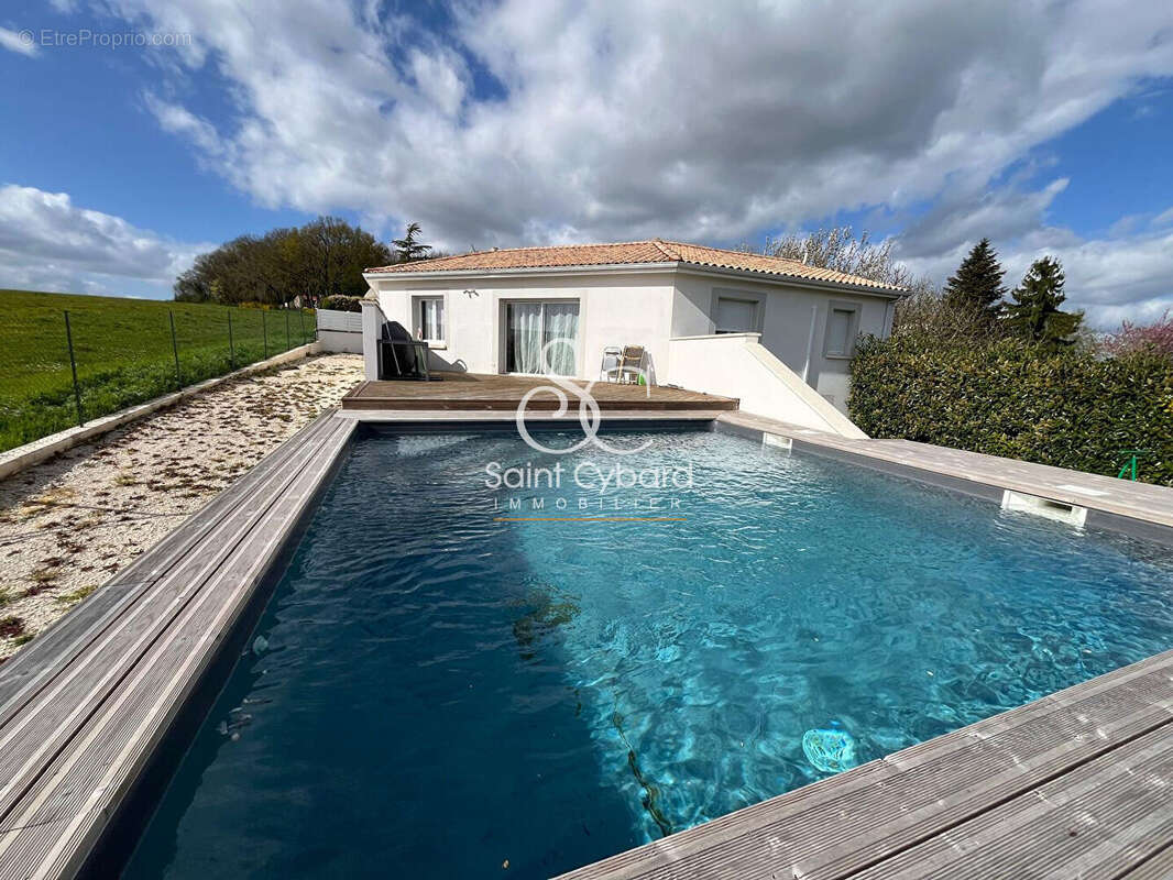 Maison à CHAMPNIERS