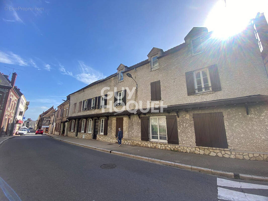 Appartement à IVRY-LA-BATAILLE