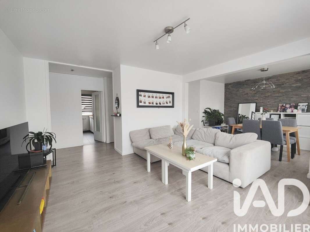 Photo 2 - Appartement à CORBEIL-ESSONNES