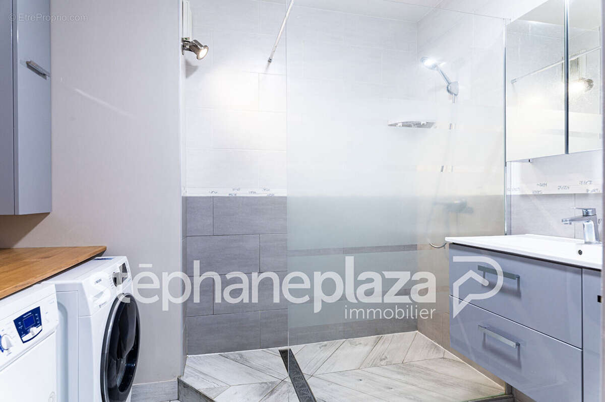 Appartement traversant de 94.5m² - 3 chambres avec BALCON de 13.9m² et DOUBLE GARAGE de 32.5m² - AMBERIEUX-EN-DOMBES - photo 6