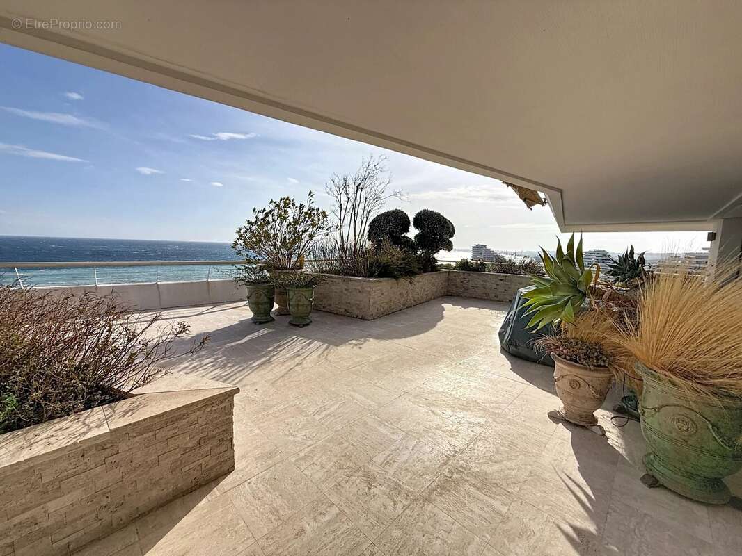 Appartement à VILLENEUVE-LOUBET