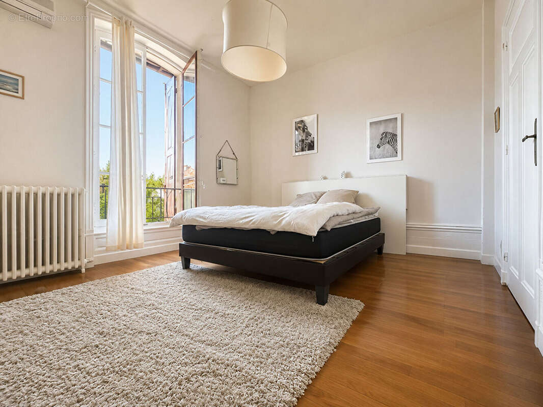 Roanne, Traversant, lumineux, terrasse et parking  6 pièces 160 m² Proche Gare - photo 6