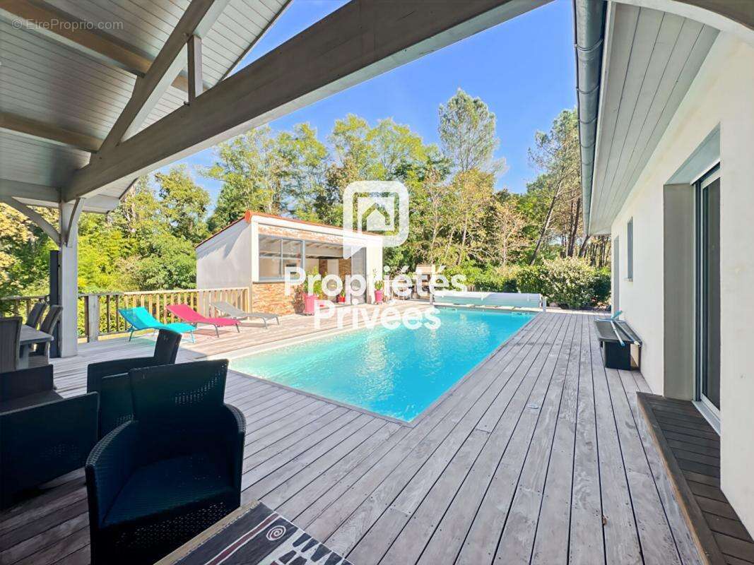 Maison de 200m² avec 4 chambres et piscine - photo 2