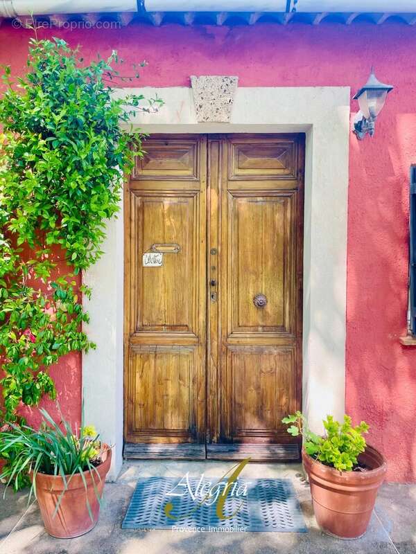 Maison à VILLECROZE