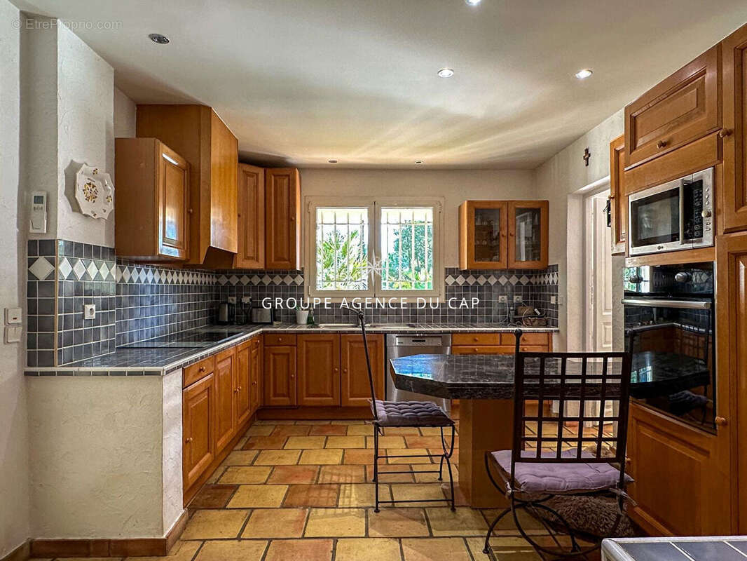 Maison à ROQUEBRUNE-SUR-ARGENS