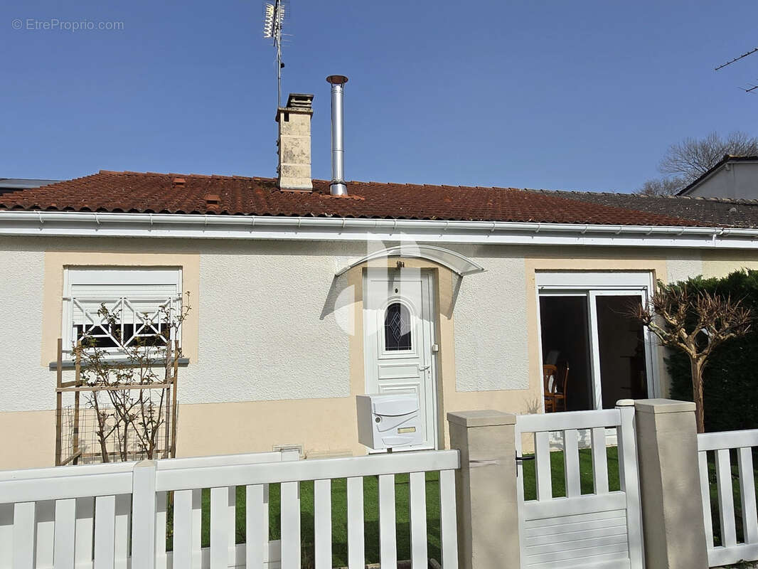Maison à LEOGNAN