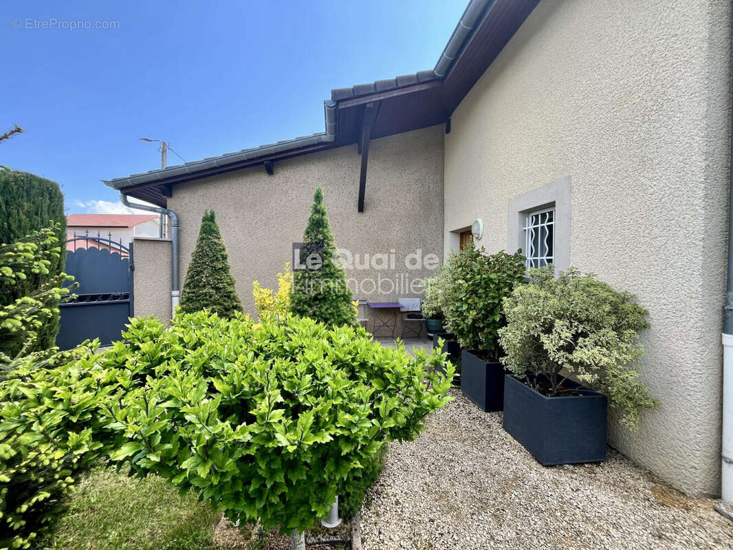 Maison à SAINT-SIMEON-DE-BRESSIEUX