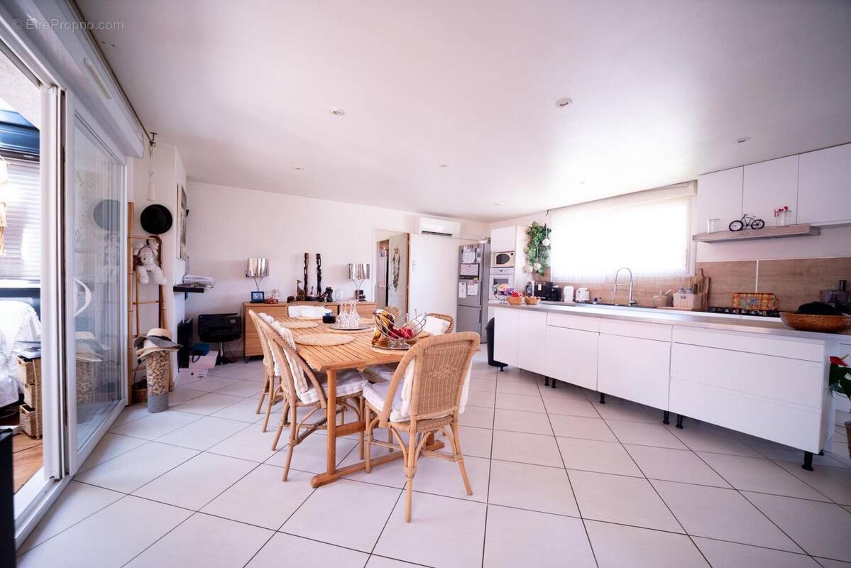 Photo 1 - Maison à NEUVILLE-SUR-AIN