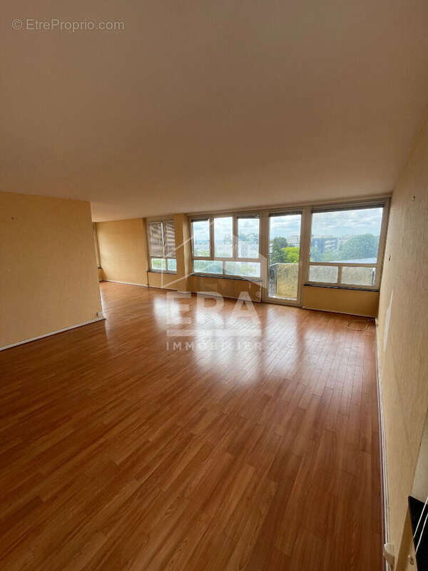 Appartement à MONT-SAINT-AIGNAN
