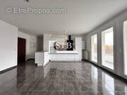 Appartement à SAINTE-GENEVIEVE-DES-BOIS