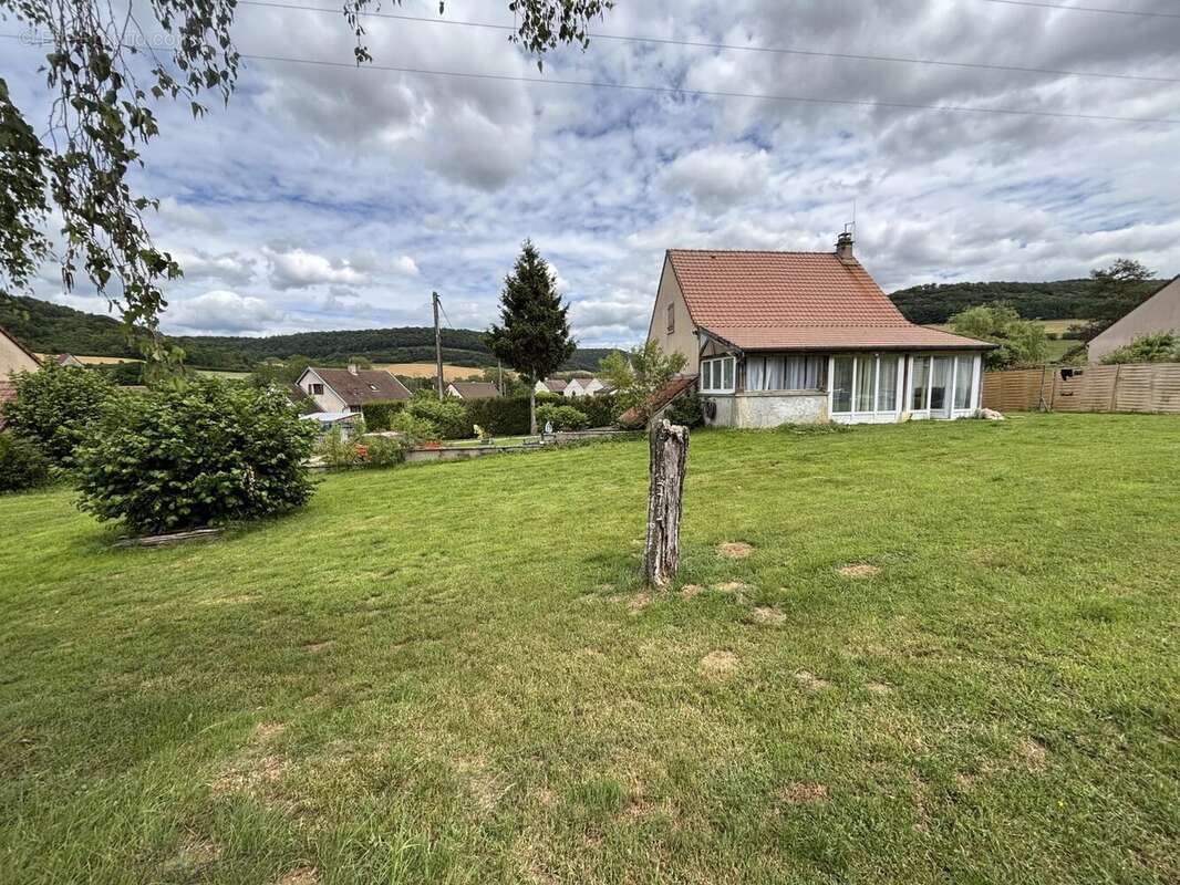 Maison 6 pièces sur sous sol complet - photo 3