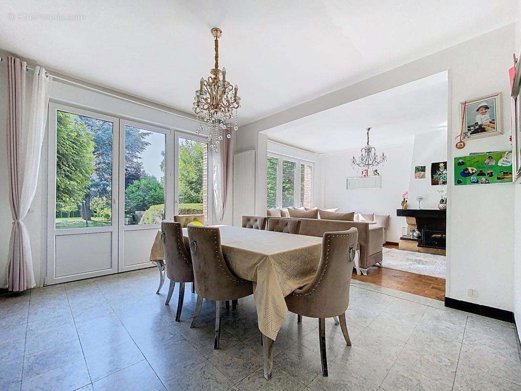 Maison à LA CHAPELLE-D&#039;ARMENTIERES